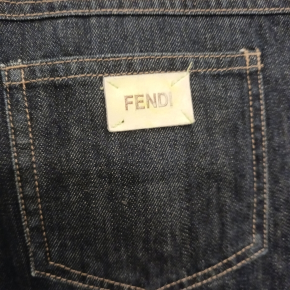 Fendi Boy Bermuda shorts. - Picture 6 of 7